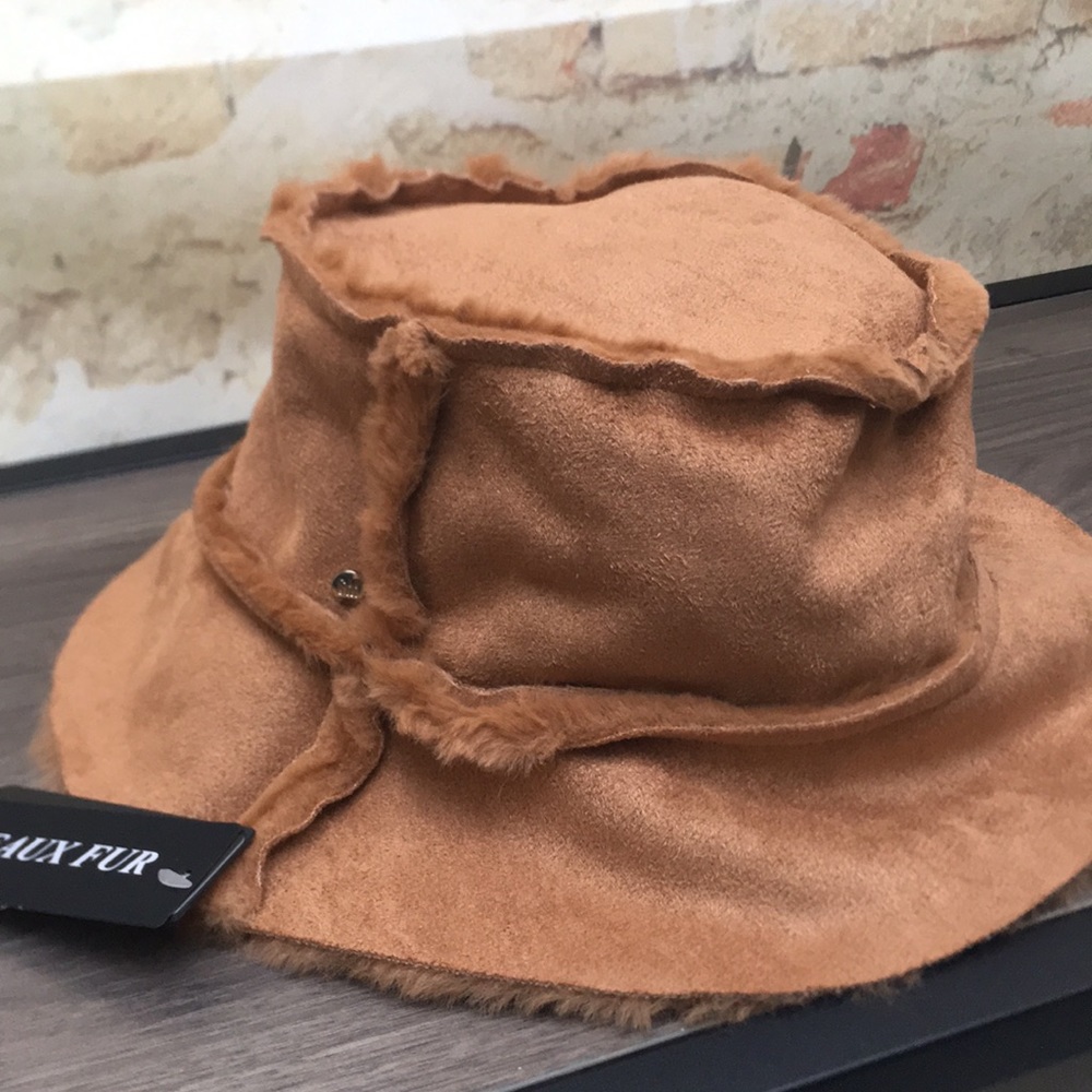 New 2-In-1 Reversible Fuzzy Faux Fur and Suede Trim Bucket Hat - Picture 3 of 6